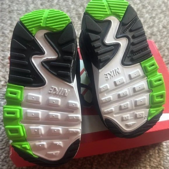 Baby Toddler Nike Shoe Pallet - Image 3