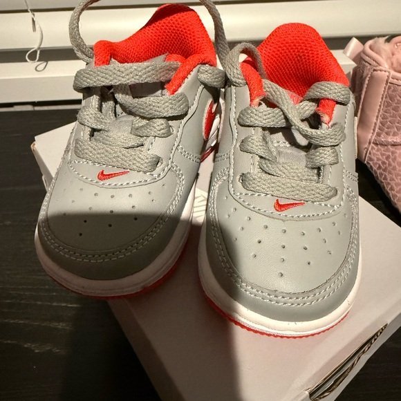 Baby Toddler Nike Shoe Pallet - Image 9