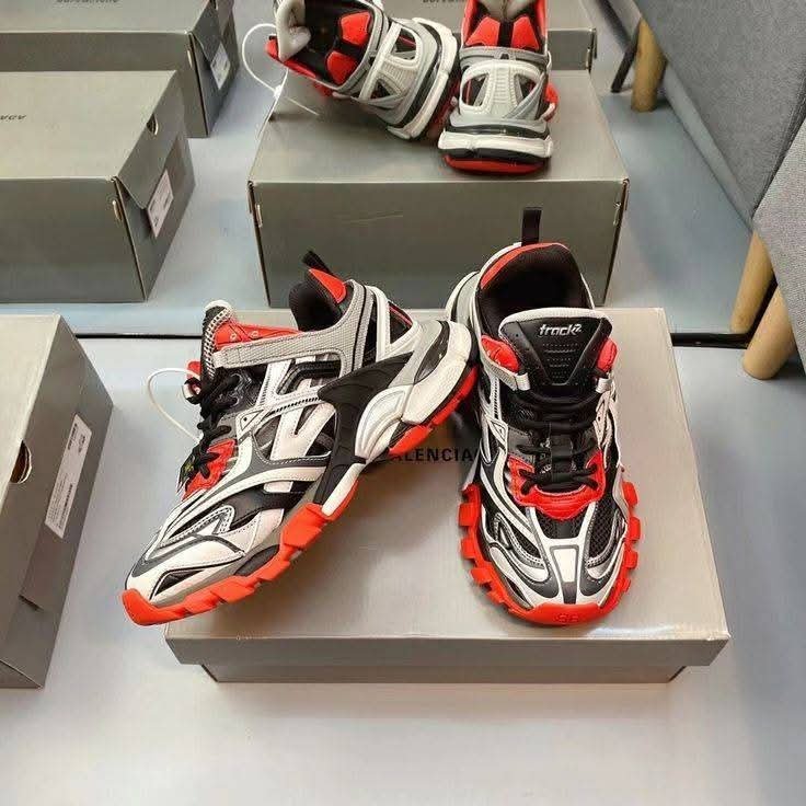 Authentic Balenciaga Shoe Pallet – 150 Pairs featuring genuine designer footwear with free shipping