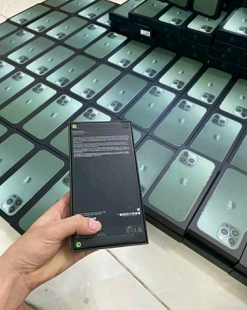 Buy iPhone Liquidation Pallets – 20 Units of Assorted iPhones